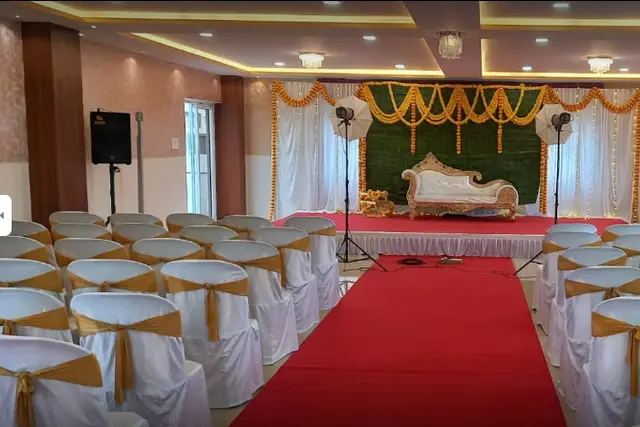 Mini Hall
